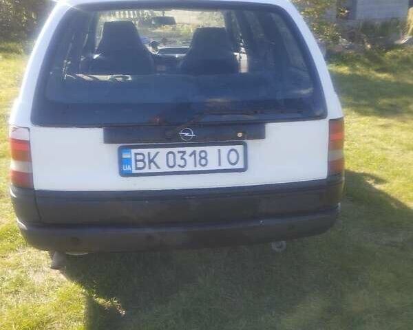 Білий Опель Астра, об'ємом двигуна 1.6 л та пробігом 280 тис. км за 1500 $, фото 3 на Automoto.ua