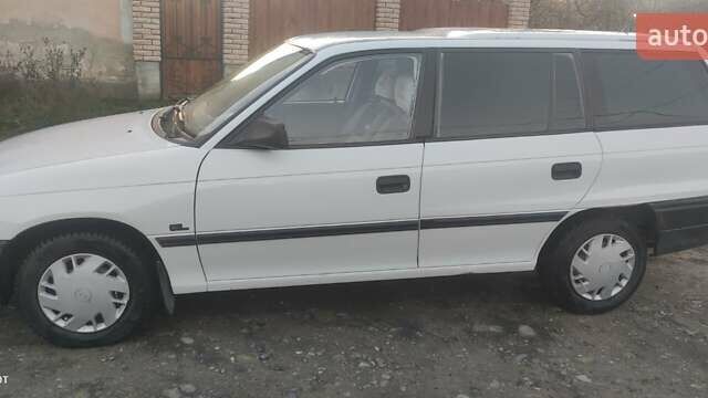 Белый Опель Астра, объемом двигателя 1.36 л и пробегом 230 тыс. км за 2700 $, фото 6 на Automoto.ua