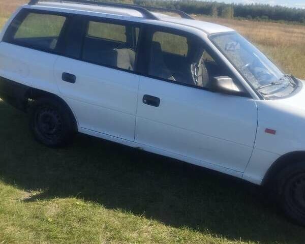 Білий Опель Астра, об'ємом двигуна 1.6 л та пробігом 280 тис. км за 1500 $, фото 2 на Automoto.ua