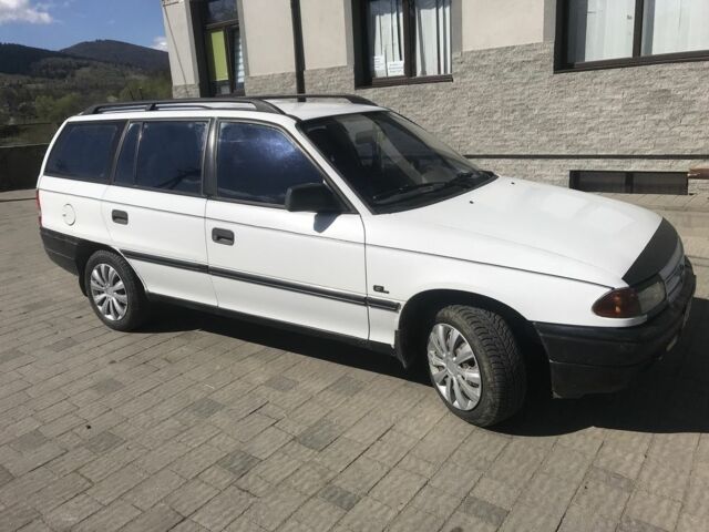 Білий Опель Астра, об'ємом двигуна 1.4 л та пробігом 372 тис. км за 1600 $, фото 3 на Automoto.ua