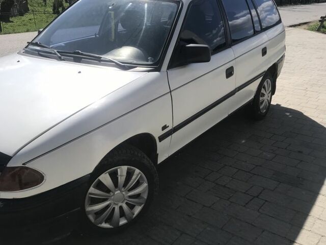 Білий Опель Астра, об'ємом двигуна 1.4 л та пробігом 372 тис. км за 1600 $, фото 1 на Automoto.ua