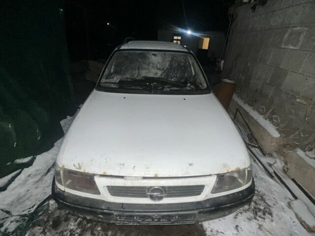 Білий Опель Астра, об'ємом двигуна 1.4 л та пробігом 3 тис. км за 750 $, фото 1 на Automoto.ua