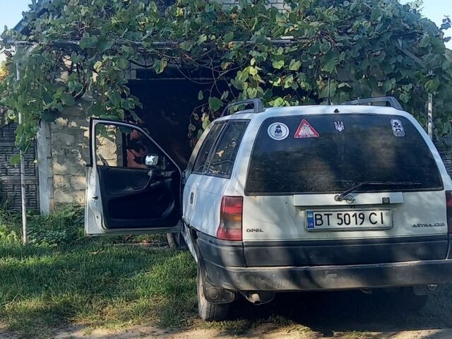Белый Опель Астра, объемом двигателя 0 л и пробегом 600 тыс. км за 1400 $, фото 1 на Automoto.ua