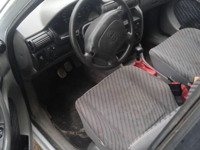 Белый Опель Астра, объемом двигателя 1.4 л и пробегом 2 тыс. км за 750 $, фото 5 на Automoto.ua