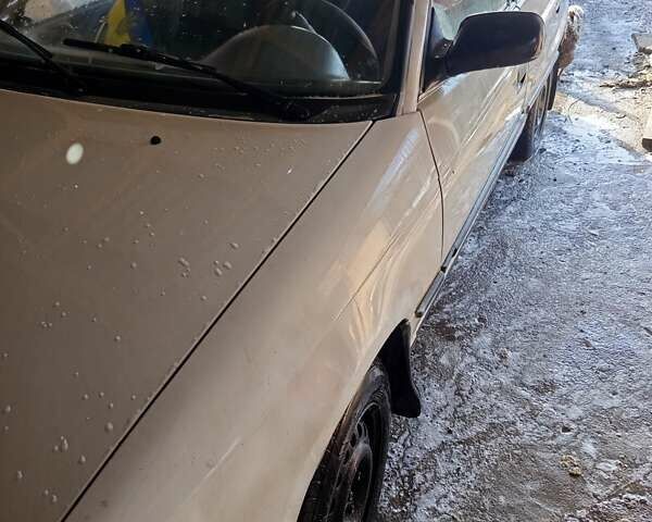 Белый Опель Астра, объемом двигателя 1.7 л и пробегом 10 тыс. км за 1600 $, фото 5 на Automoto.ua