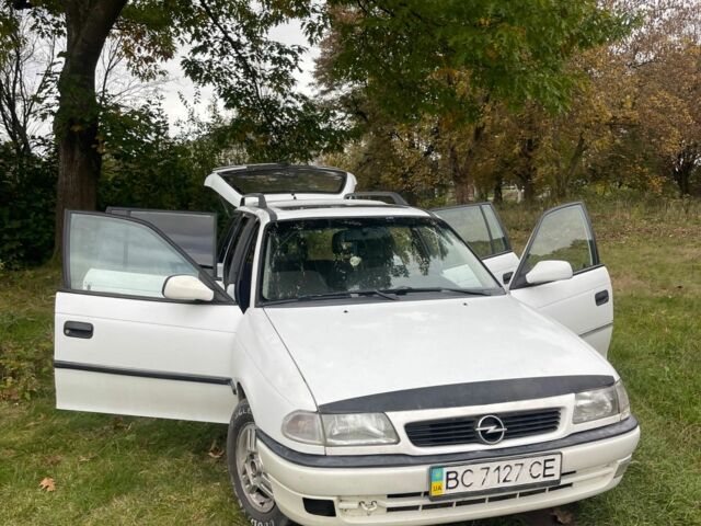 Опель Астра 1996 в Стрые на Automoto.ua Белый Опель Астра, объемом двигателя 1.6 л и пробегом 277 тыс. км за 950 $, фото 7 на Automoto.ua
