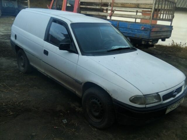 Білий Опель Астра, об'ємом двигуна 1 л та пробігом 1000 тис. км за 500 $, фото 1 на Automoto.ua