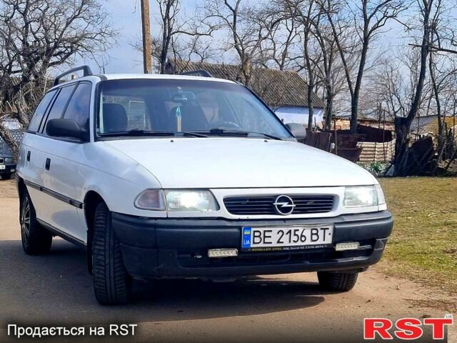 Белый Опель Астра, объемом двигателя 1.7 л и пробегом 472 тыс. км за 1650 $, фото 7 на Automoto.ua