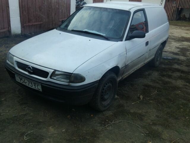 Білий Опель Астра, об'ємом двигуна 1 л та пробігом 1000 тис. км за 500 $, фото 2 на Automoto.ua