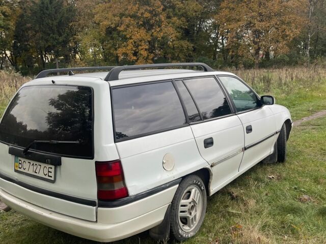 Опель Астра 1996 в Стрые на Automoto.ua Белый Опель Астра, объемом двигателя 1.6 л и пробегом 277 тыс. км за 950 $, фото 4 на Automoto.ua