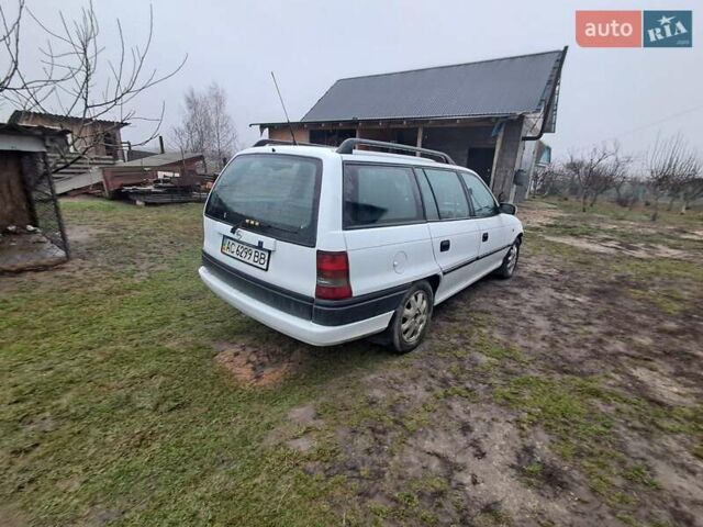 Білий Опель Астра, об'ємом двигуна 1.4 л та пробігом 240 тис. км за 1450 $, фото 2 на Automoto.ua