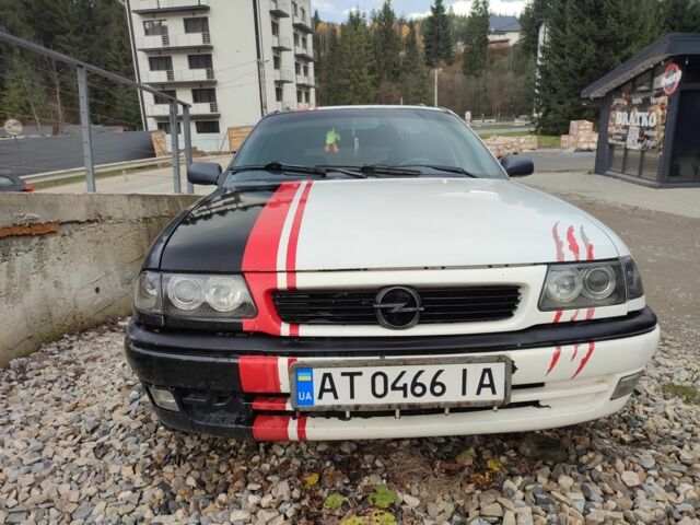 Білий Опель Астра, об'ємом двигуна 1.6 л та пробігом 15 тис. км за 1700 $, фото 1 на Automoto.ua