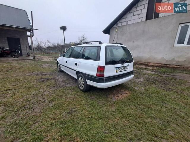 Білий Опель Астра, об'ємом двигуна 1.4 л та пробігом 240 тис. км за 1450 $, фото 9 на Automoto.ua