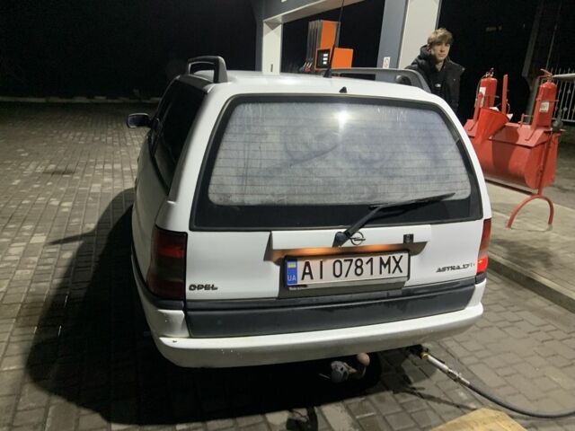 Белый Опель Астра, объемом двигателя 1.6 л и пробегом 3 тыс. км за 1300 $, фото 4 на Automoto.ua