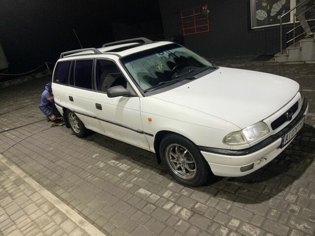 Белый Опель Астра, объемом двигателя 1.6 л и пробегом 3 тыс. км за 1300 $, фото 5 на Automoto.ua