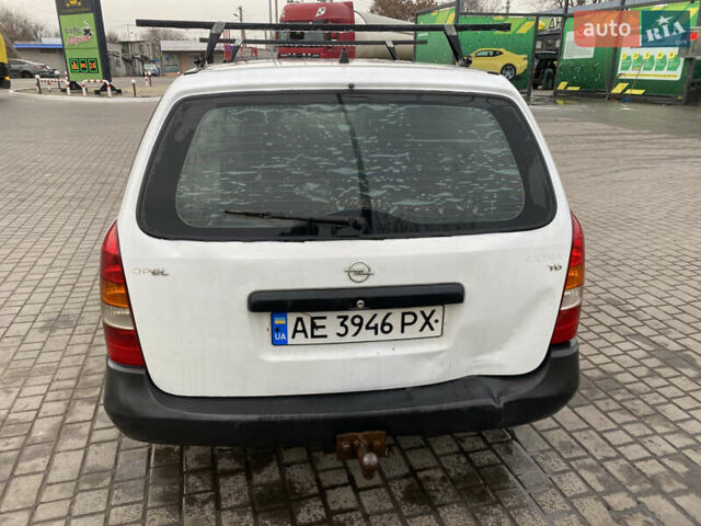 Белый Опель Астра, объемом двигателя 1.69 л и пробегом 450 тыс. км за 1650 $, фото 5 на Automoto.ua