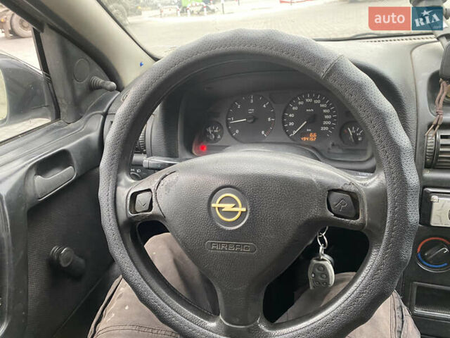 Белый Опель Астра, объемом двигателя 1.69 л и пробегом 450 тыс. км за 1650 $, фото 12 на Automoto.ua