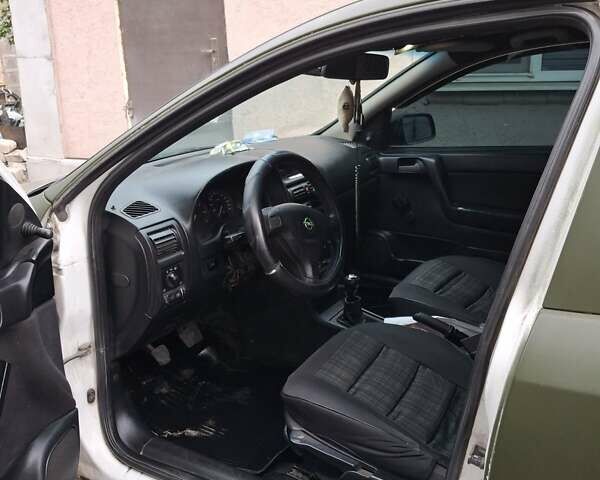 Білий Опель Астра, об'ємом двигуна 1.6 л та пробігом 222 тис. км за 2100 $, фото 3 на Automoto.ua