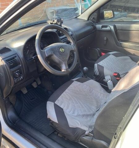 Белый Опель Астра, объемом двигателя 1.7 л и пробегом 385 тыс. км за 1599 $, фото 7 на Automoto.ua