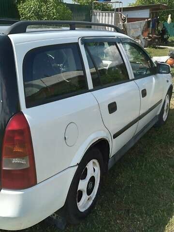 Белый Опель Астра, объемом двигателя 1.6 л и пробегом 294 тыс. км за 3500 $, фото 2 на Automoto.ua