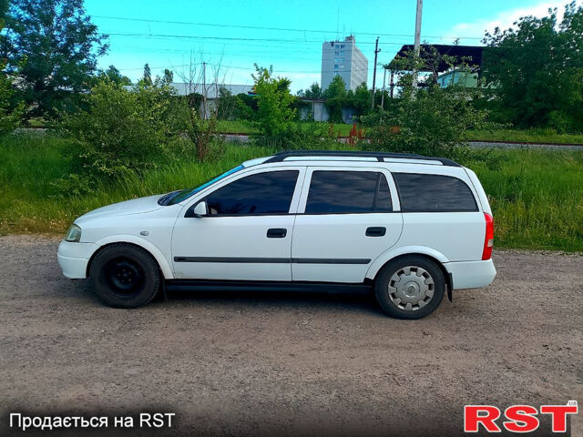 Белый Опель Астра, объемом двигателя 1.8 л и пробегом 250 тыс. км за 2500 $, фото 3 на Automoto.ua