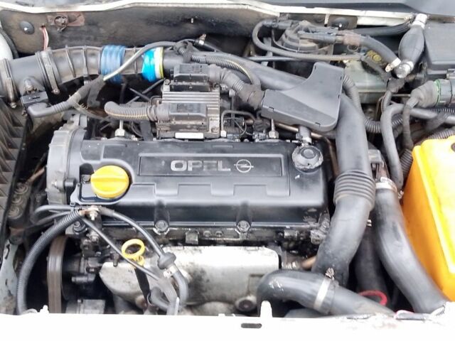 Белый Опель Астра, объемом двигателя 1.7 л и пробегом 285 тыс. км за 1350 $, фото 8 на Automoto.ua