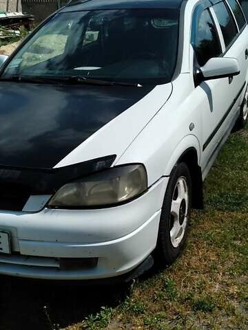 Белый Опель Астра, объемом двигателя 1.6 л и пробегом 294 тыс. км за 3500 $, фото 1 на Automoto.ua