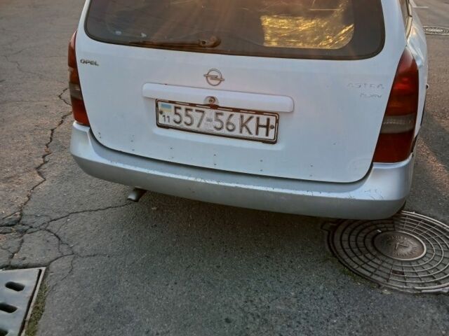 Белый Опель Астра, объемом двигателя 0 л и пробегом 300 тыс. км за 2300 $, фото 3 на Automoto.ua