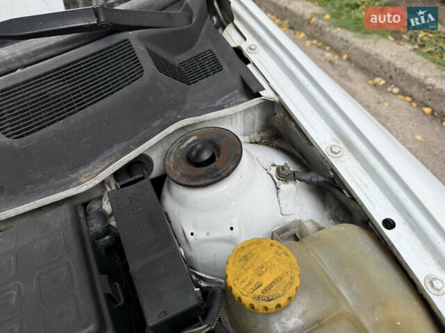 Белый Опель Астра, объемом двигателя 1.7 л и пробегом 290 тыс. км за 1750 $, фото 12 на Automoto.ua