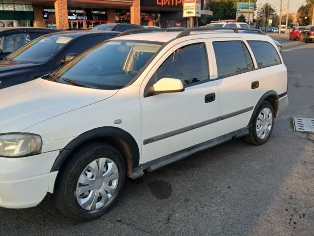 Белый Опель Астра, объемом двигателя 1.4 л и пробегом 200 тыс. км за 1700 $, фото 1 на Automoto.ua