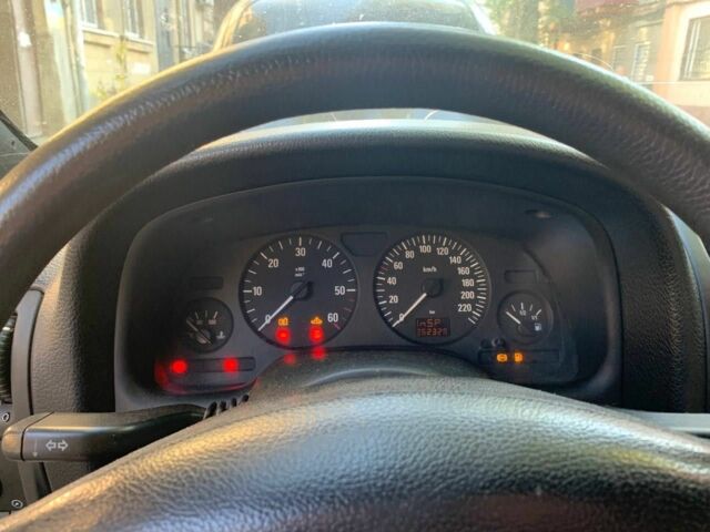 Белый Опель Астра, объемом двигателя 1.7 л и пробегом 360 тыс. км за 1500 $, фото 9 на Automoto.ua