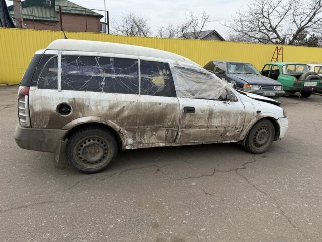 Белый Опель Астра, объемом двигателя 1.7 л и пробегом 200 тыс. км за 339 $, фото 3 на Automoto.ua