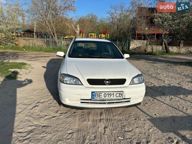 Белый Опель Астра, объемом двигателя 1.39 л и пробегом 356 тыс. км за 3000 $, фото 7 на Automoto.ua