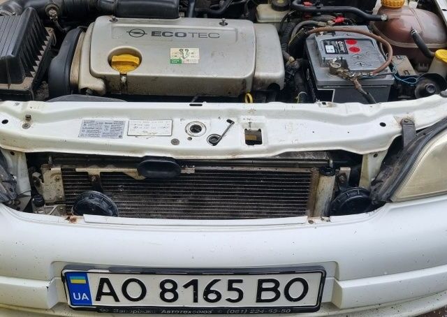 Белый Опель Астра, объемом двигателя 1.6 л и пробегом 266 тыс. км за 3700 $, фото 1 на Automoto.ua