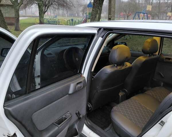 Белый Опель Астра, объемом двигателя 1.6 л и пробегом 285 тыс. км за 3000 $, фото 16 на Automoto.ua