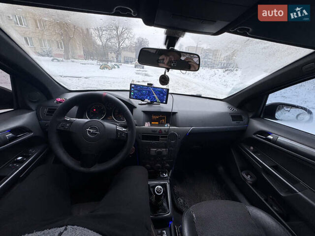 Белый Опель Астра, объемом двигателя 1.91 л и пробегом 426 тыс. км за 4500 $, фото 8 на Automoto.ua