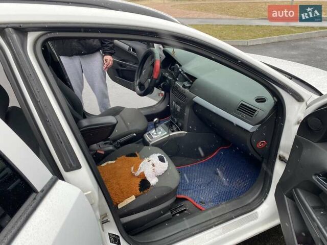 Білий Опель Астра, об'ємом двигуна 1.6 л та пробігом 271 тис. км за 4200 $, фото 13 на Automoto.ua
