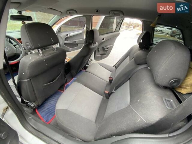 Білий Опель Астра, об'ємом двигуна 1.6 л та пробігом 271 тис. км за 4200 $, фото 16 на Automoto.ua