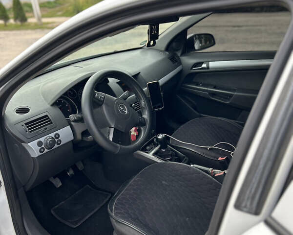 Білий Опель Астра, об'ємом двигуна 1.69 л та пробігом 327 тис. км за 4800 $, фото 9 на Automoto.ua