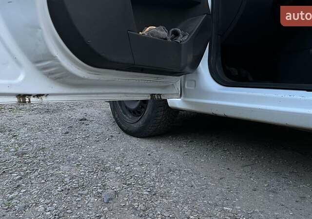 Белый Опель Астра, объемом двигателя 1.6 л и пробегом 252 тыс. км за 5200 $, фото 12 на Automoto.ua