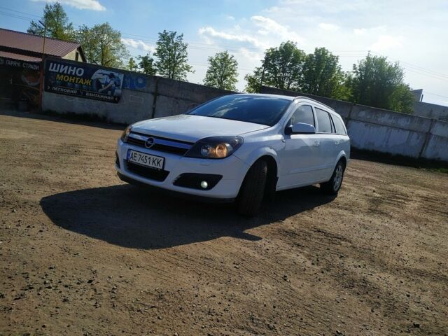 Белый Опель Астра, объемом двигателя 1.9 л и пробегом 250 тыс. км за 4999 $, фото 11 на Automoto.ua