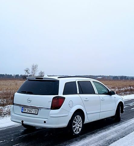 Белый Опель Астра, объемом двигателя 1.9 л и пробегом 349 тыс. км за 5830 $, фото 1 на Automoto.ua