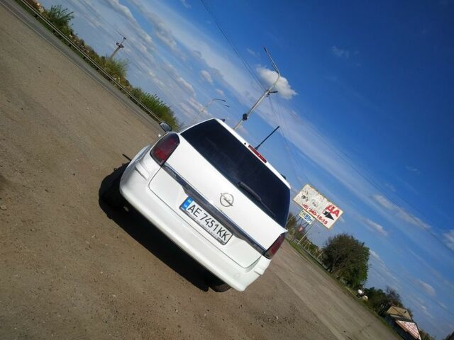 Белый Опель Астра, объемом двигателя 1.9 л и пробегом 250 тыс. км за 4999 $, фото 4 на Automoto.ua