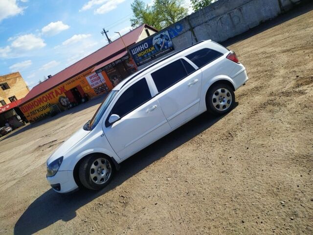 Белый Опель Астра, объемом двигателя 1.9 л и пробегом 250 тыс. км за 4999 $, фото 2 на Automoto.ua