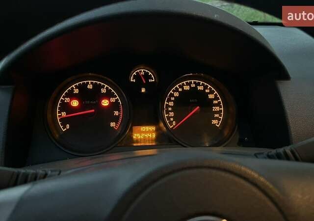 Белый Опель Астра, объемом двигателя 1.6 л и пробегом 252 тыс. км за 5200 $, фото 13 на Automoto.ua