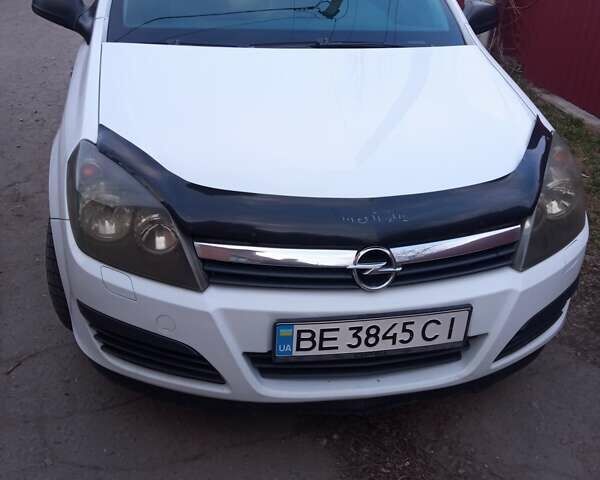 Білий Опель Астра, об'ємом двигуна 1.25 л та пробігом 308 тис. км за 4700 $, фото 4 на Automoto.ua