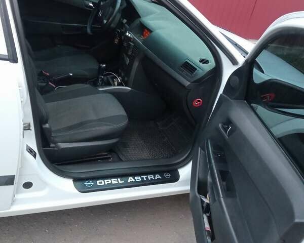 Білий Опель Астра, об'ємом двигуна 1.25 л та пробігом 308 тис. км за 4700 $, фото 11 на Automoto.ua