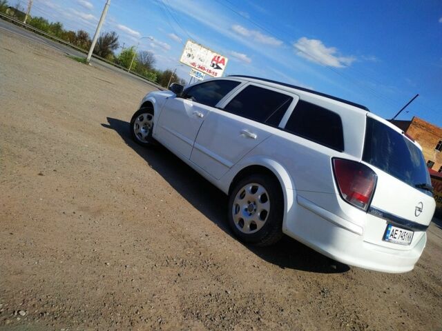 Белый Опель Астра, объемом двигателя 1.9 л и пробегом 250 тыс. км за 4999 $, фото 5 на Automoto.ua