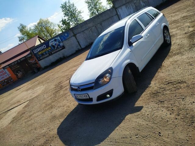 Белый Опель Астра, объемом двигателя 1.9 л и пробегом 250 тыс. км за 4999 $, фото 1 на Automoto.ua