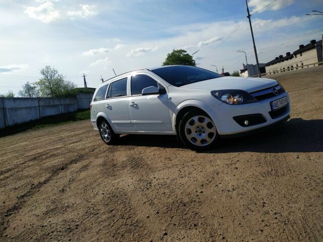 Белый Опель Астра, объемом двигателя 1.9 л и пробегом 250 тыс. км за 4999 $, фото 10 на Automoto.ua